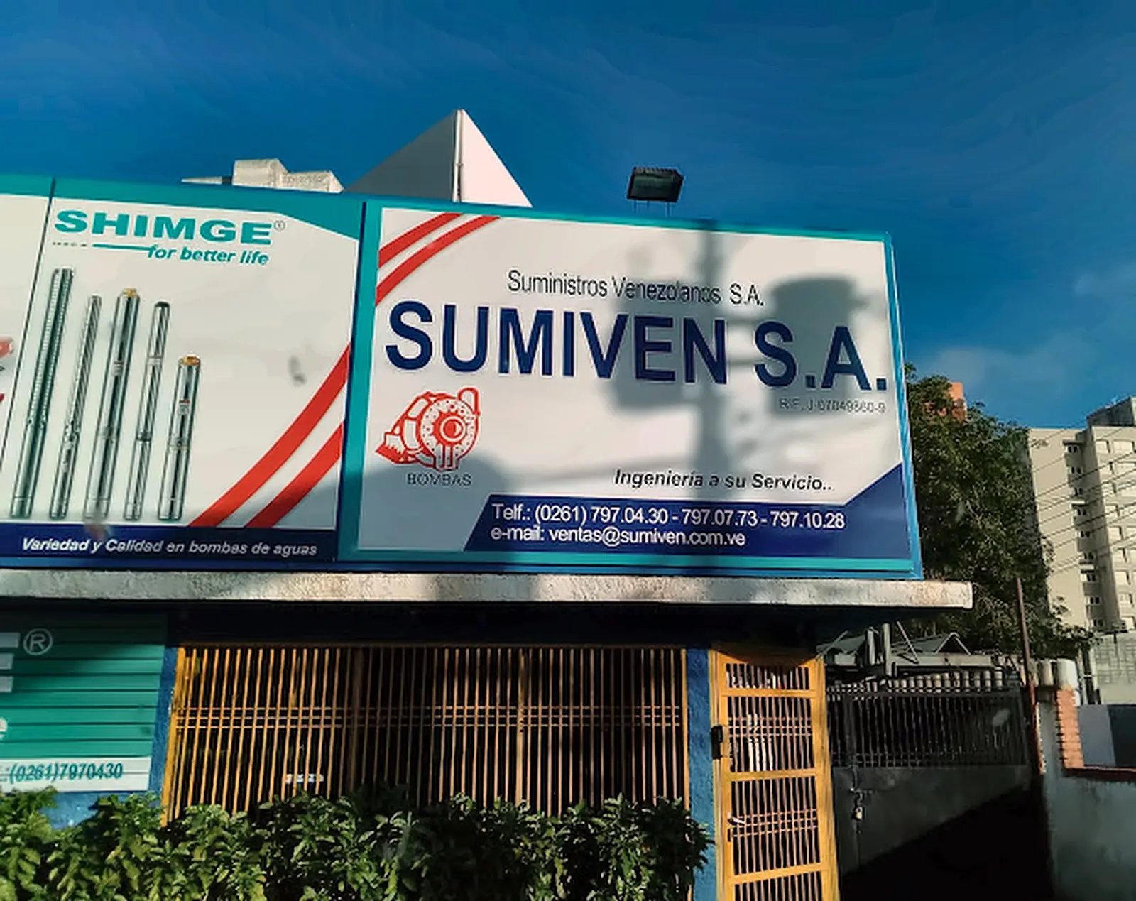 Fachada de la tienda SUMIVEN S.A. en Maracaibo